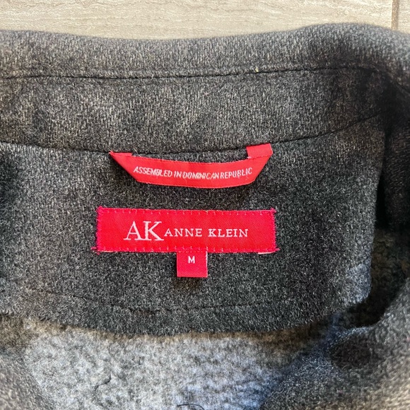 *SOLD* Anne Klein 100% Wool Coat - Picture 2 of 6